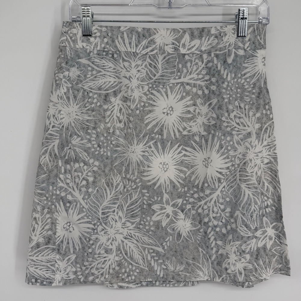 RipSkirt Hawaii Gray White Floral Wrap Skirt Small Quick Dry Vacation Coastal